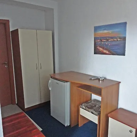 Guest Casa Luba Apartment